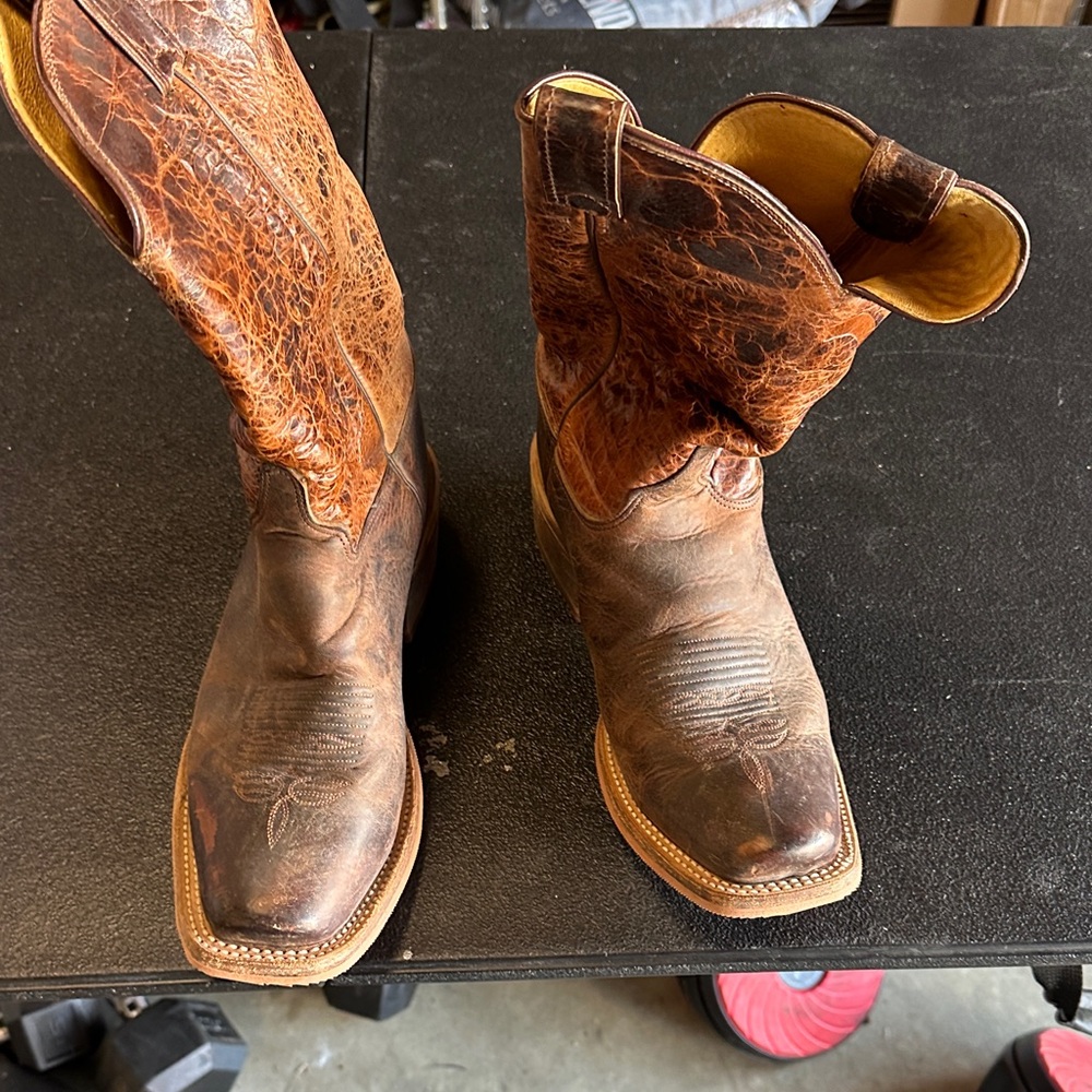 Yellowstone show Justin boots